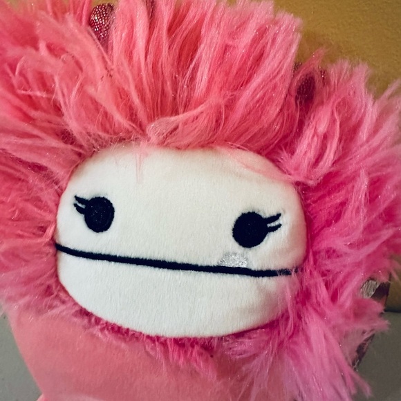 Nwt Squishmallows 5” Valentine Caparinne Bigfoot - Picture 3 of 6